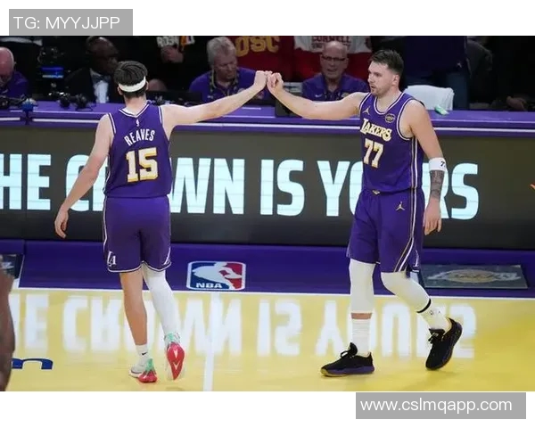 东契奇与里夫斯本赛季场均28分成最佳二人组历史第三对儿